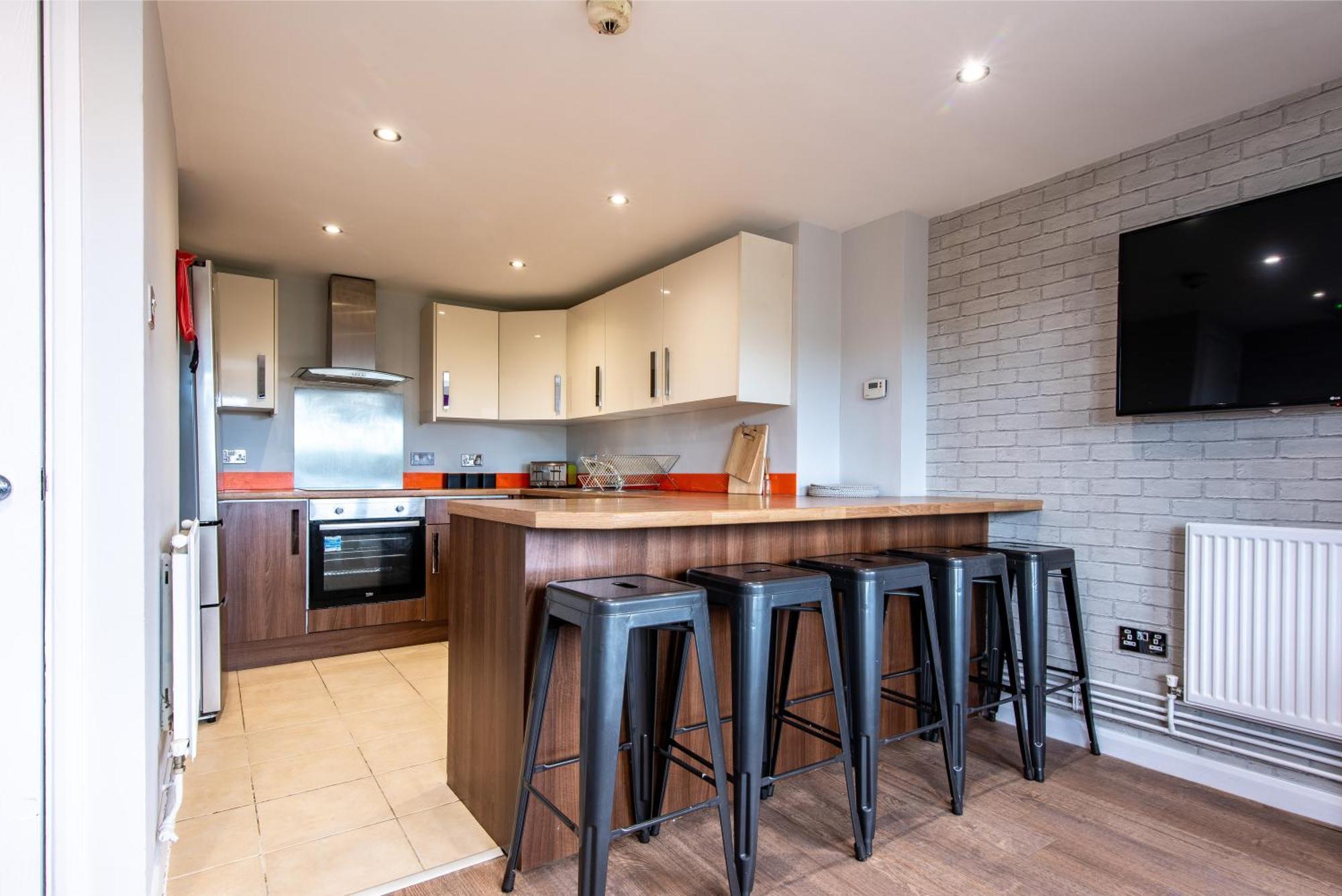 Varsity - 6-bed In Centre *