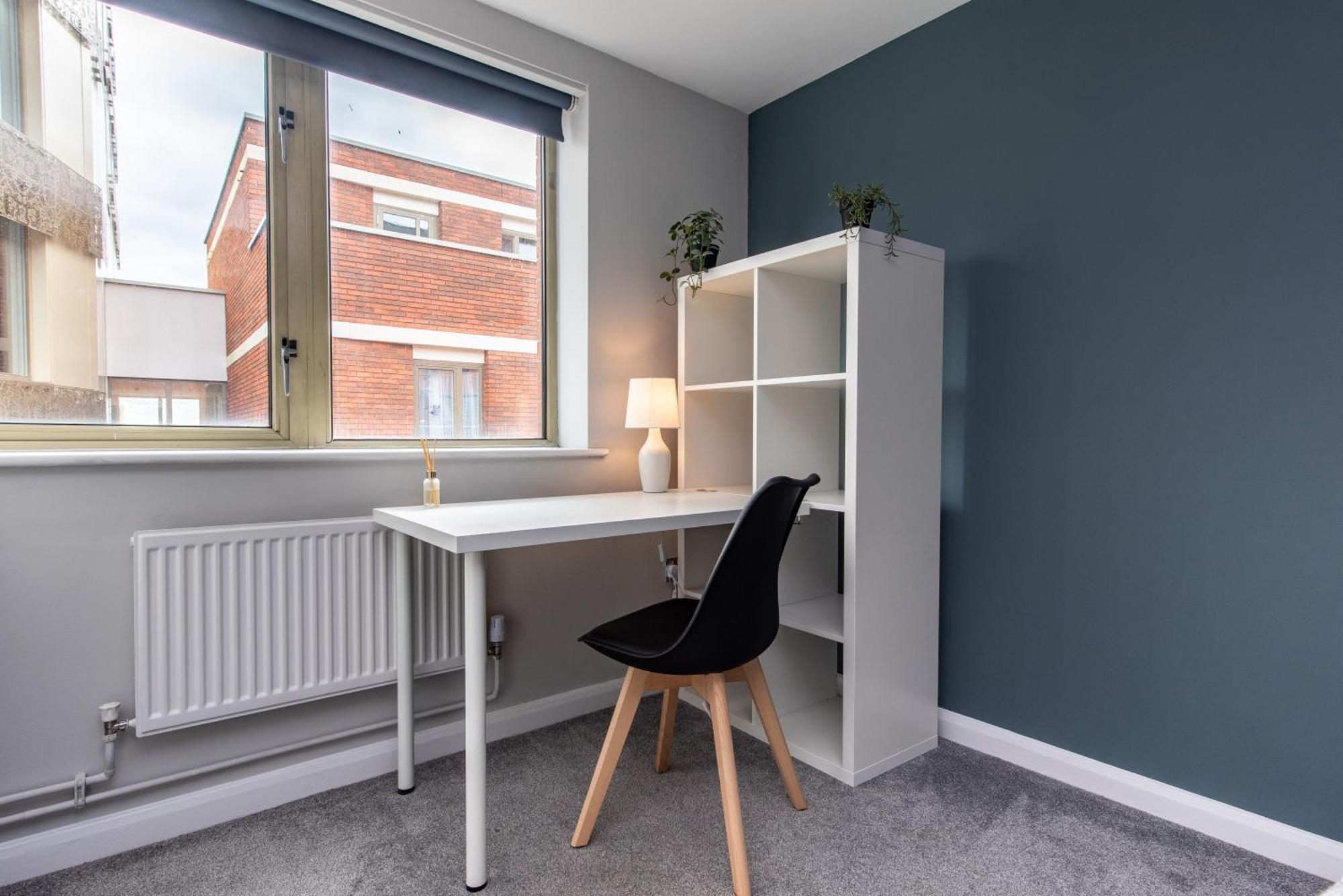 Varsity - 6-bed In Centre Apartment