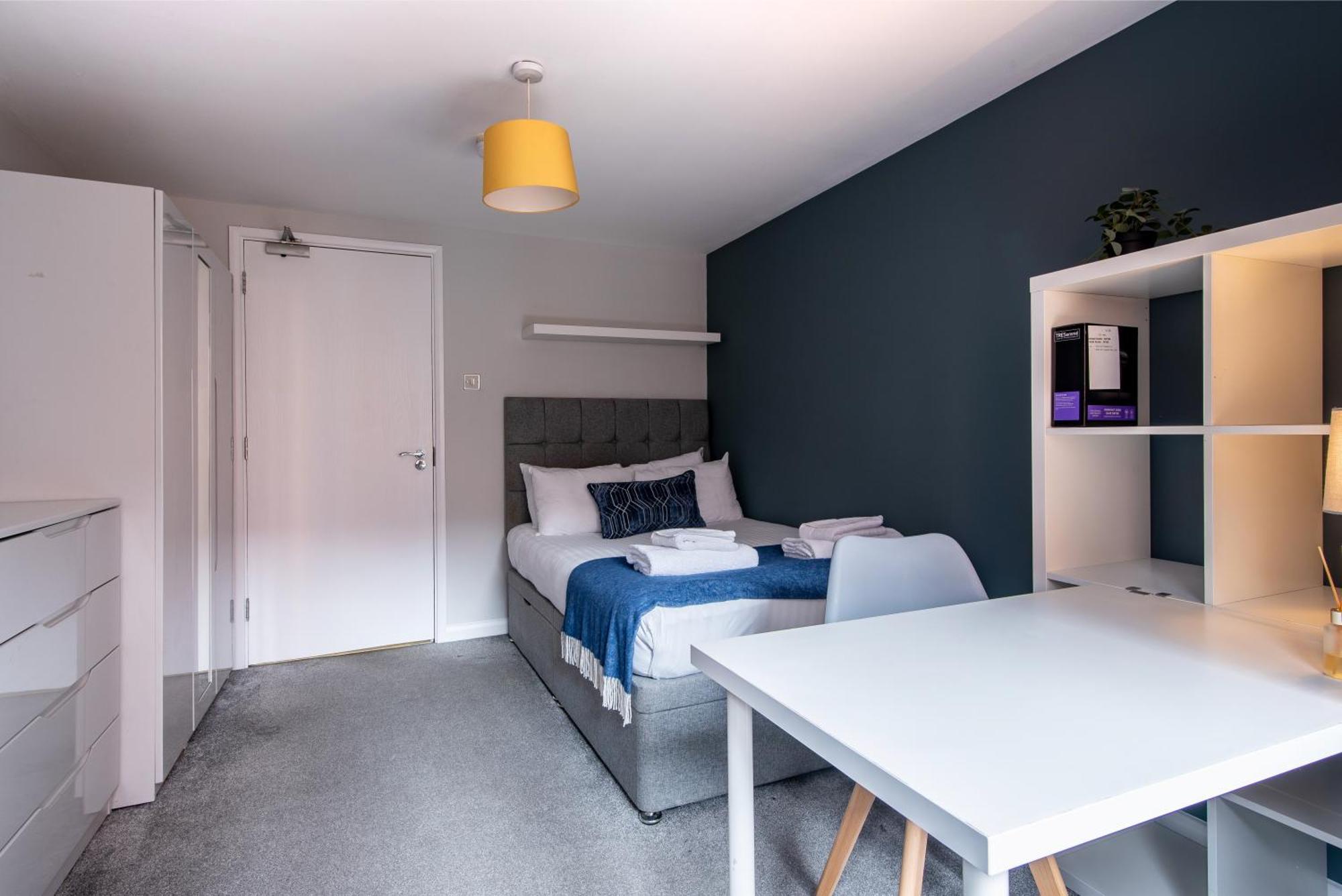Varsity - 6-bed In Centre